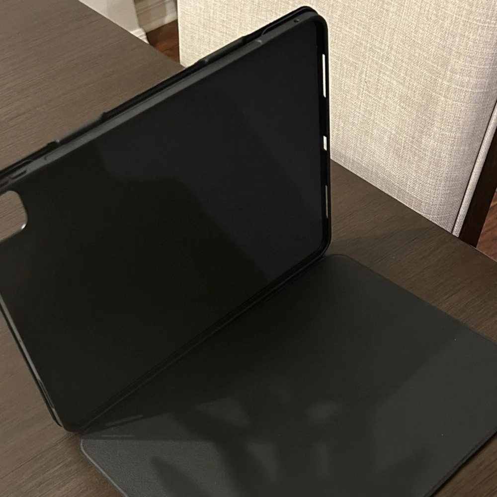ESR Magnetic Tablet Case - Black